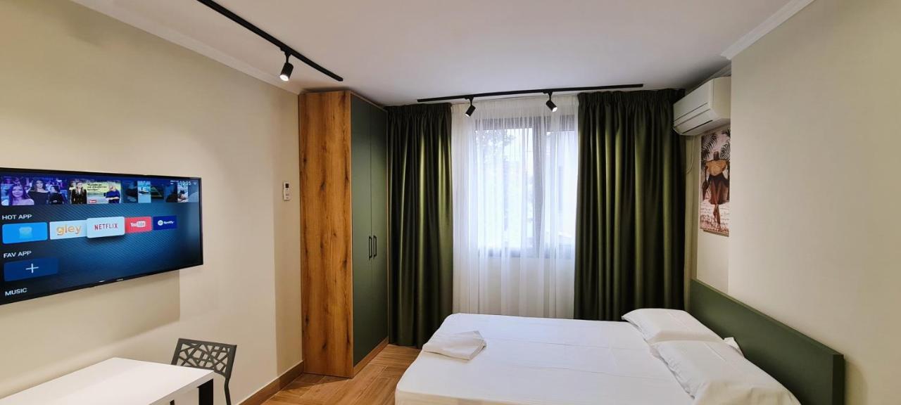 2V1 - Center Apartment 3 Tirana Exterior photo
